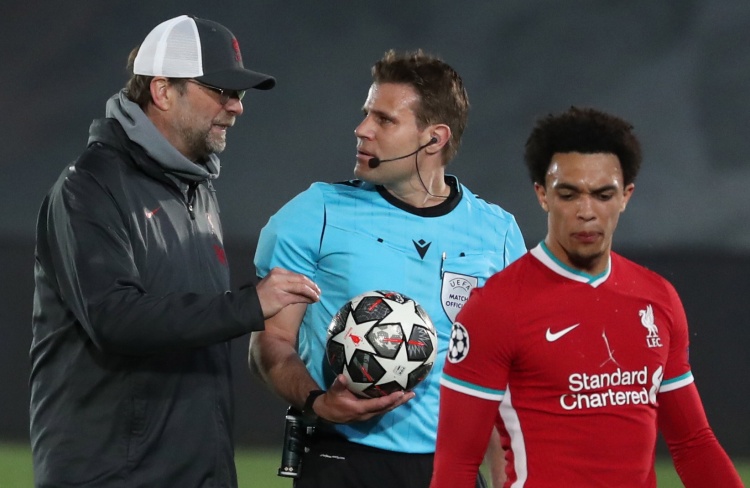 YYDS！C罗终场前双响+读秒绝杀，17年生涯狂轰111球，集齐3大射手榜第一