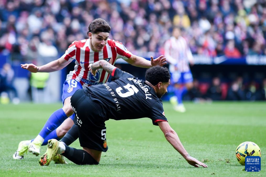 [图]亚历山大46+6+6命中压哨绝平球 雷霆加时险胜爵士